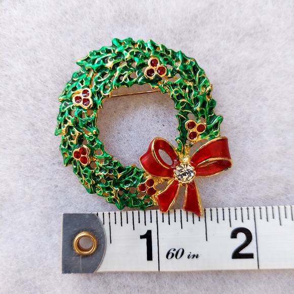 ALI Christmas wreath brooch NWT - Picture 3 of 5